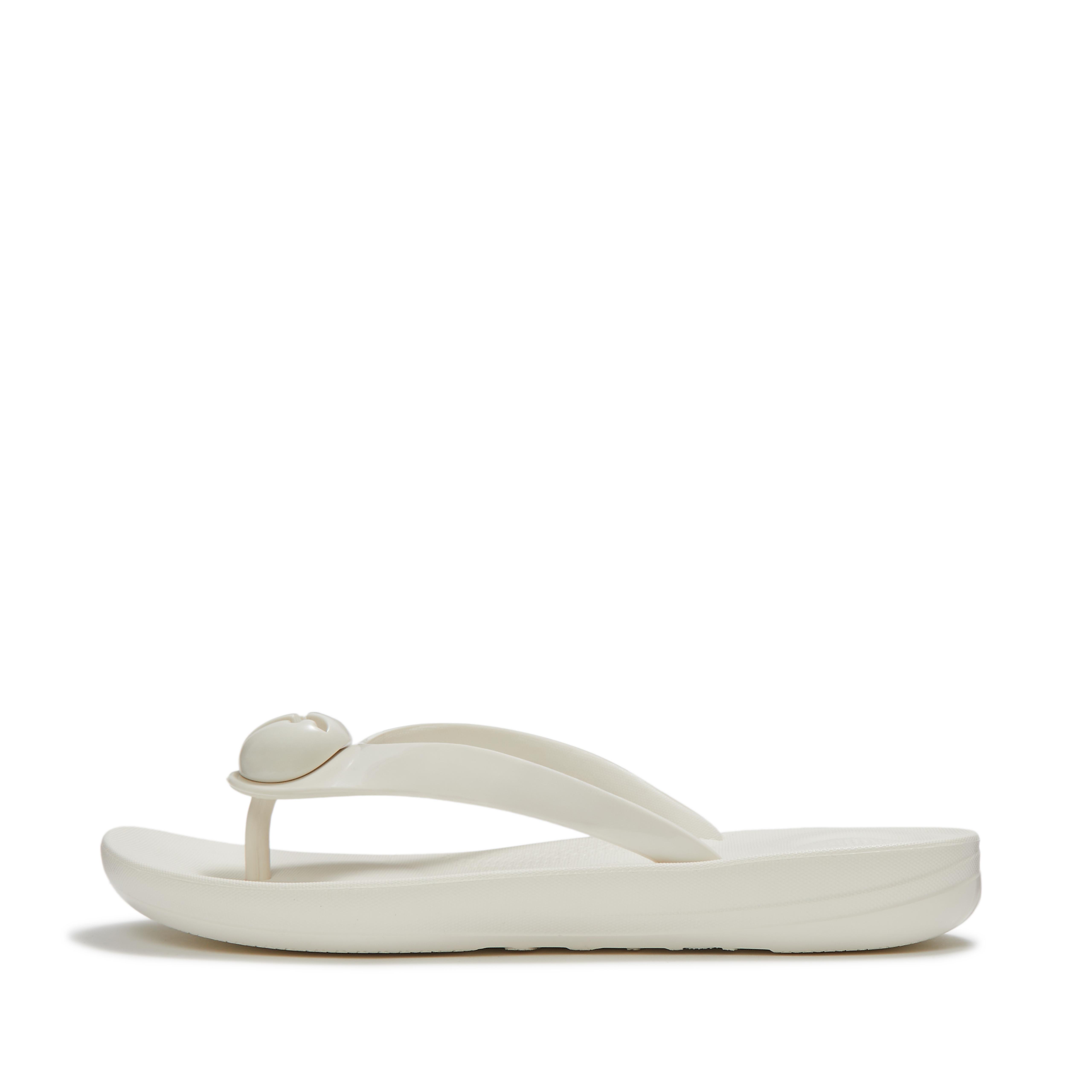 FitFlop IQUSHION Glossy-Button Flip-Flops - Cream