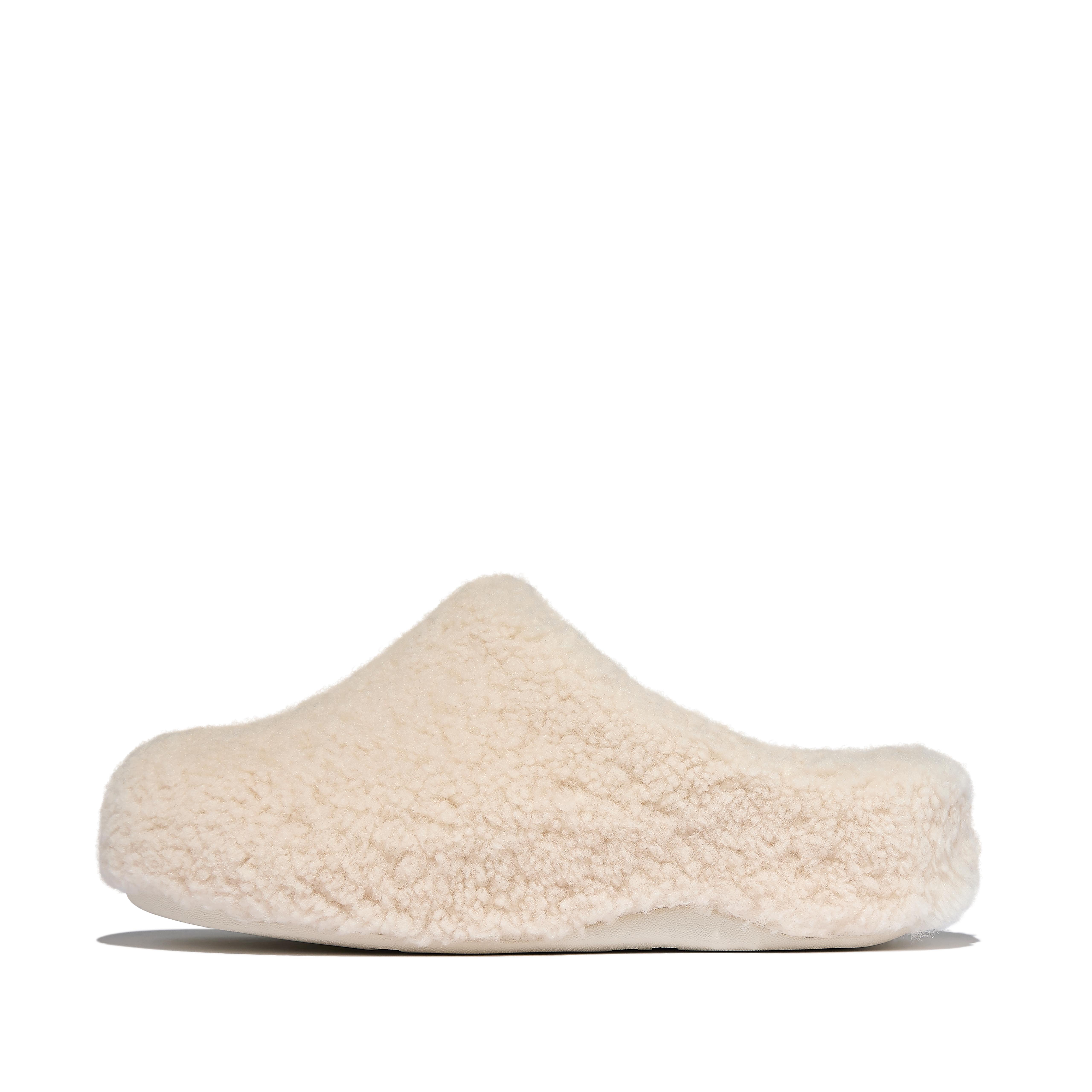 FitFlop SHUV Curly-Shearling Clogs - Ivory